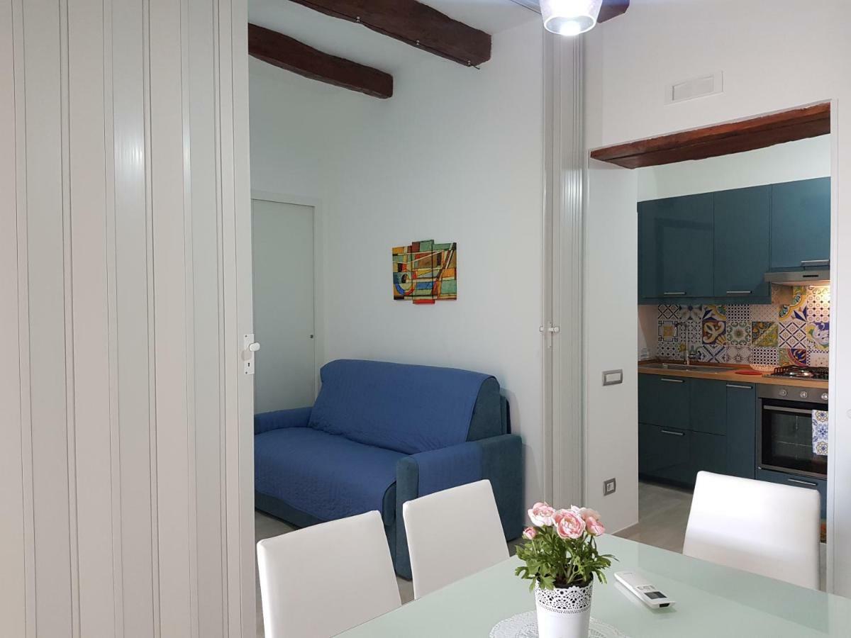 Al Teatro Verdi Luxury Apartment ساليرنو المظهر الخارجي الصورة