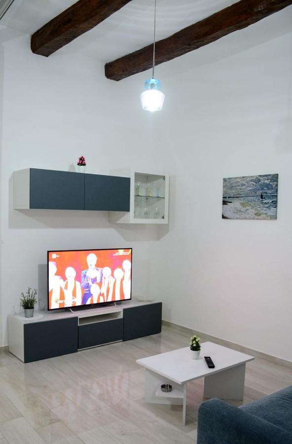 Al Teatro Verdi Luxury Apartment ساليرنو المظهر الخارجي الصورة