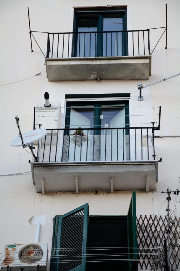 Al Teatro Verdi Luxury Apartment ساليرنو المظهر الخارجي الصورة
